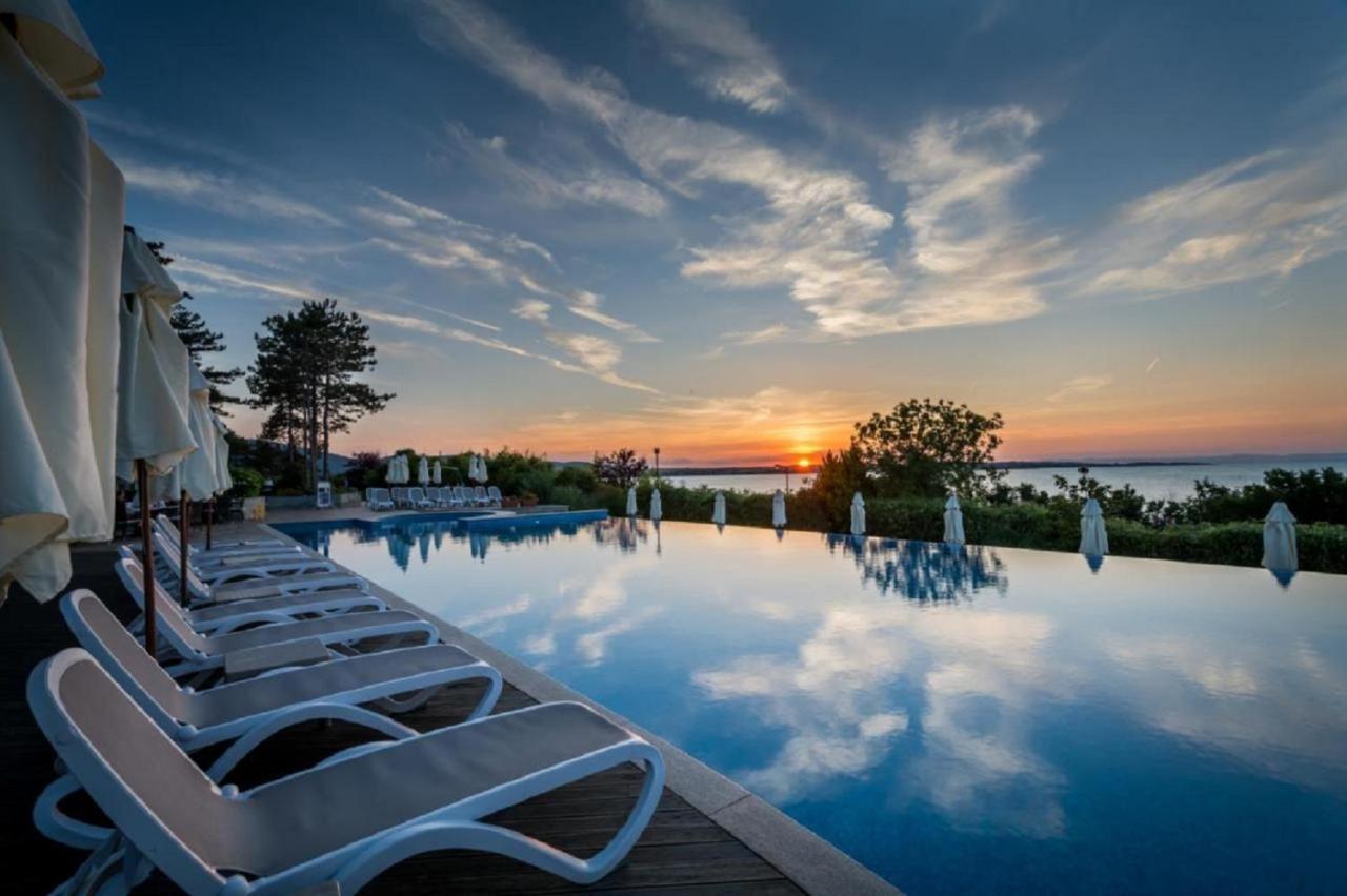 Eve Santa Marina Apartments II - Sea, Pools, Relax Sozopol Exteriör bild